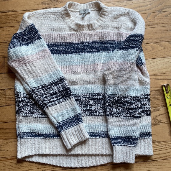 Joie sweater. - Picture 10 of 10